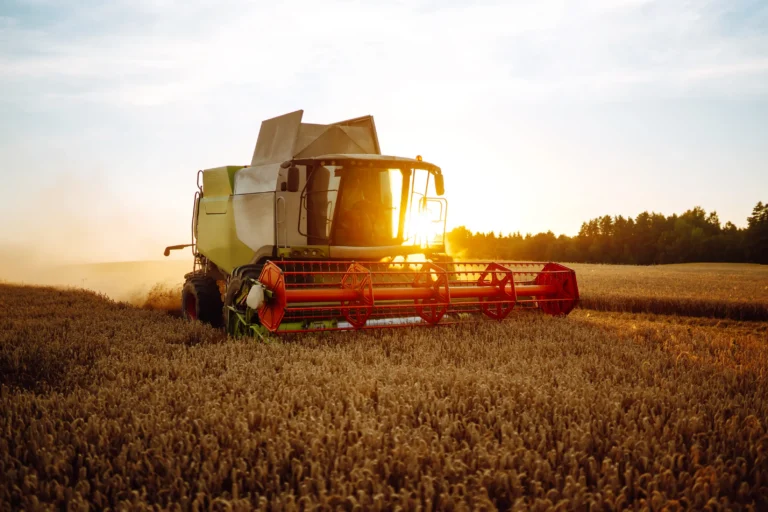 Kombajni 2026: Sta Donosi Nova Generacija John Deere i CLAAS Masina