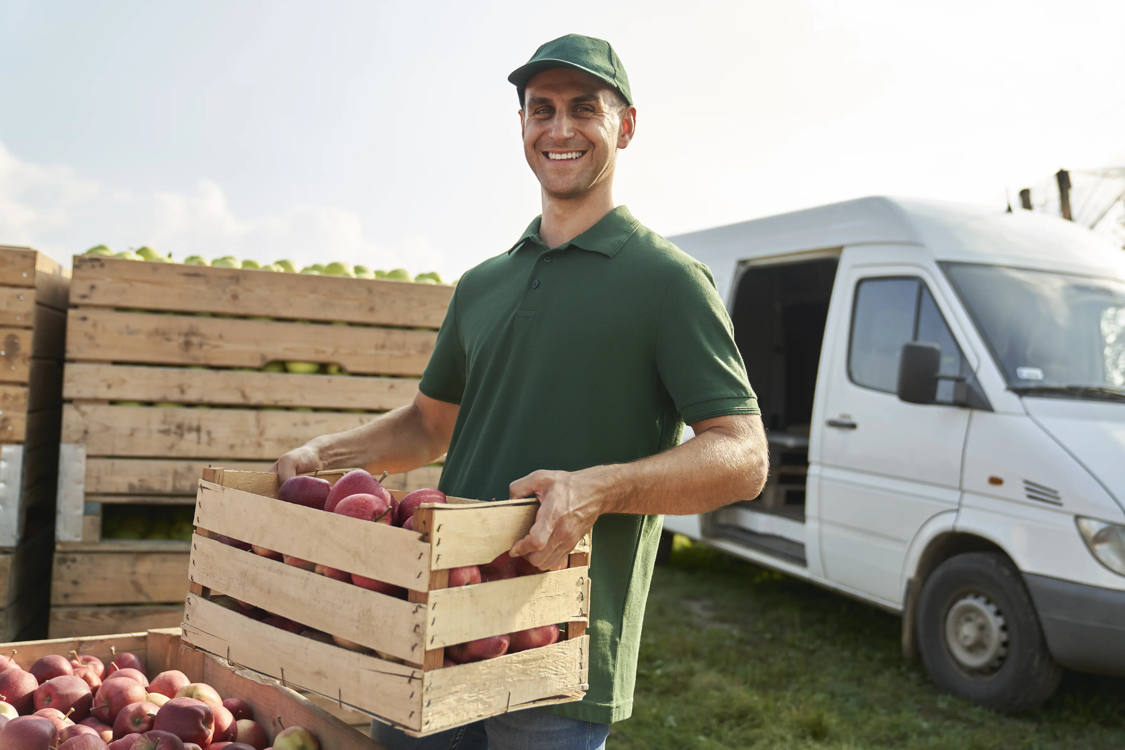 Srpski farmer u vocnjaku koristi modernu tehnologiju